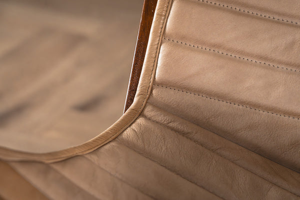 Butterfly Retro Style Genuine Leather Lounge Chair in Beige with Wooden Foldable Frame