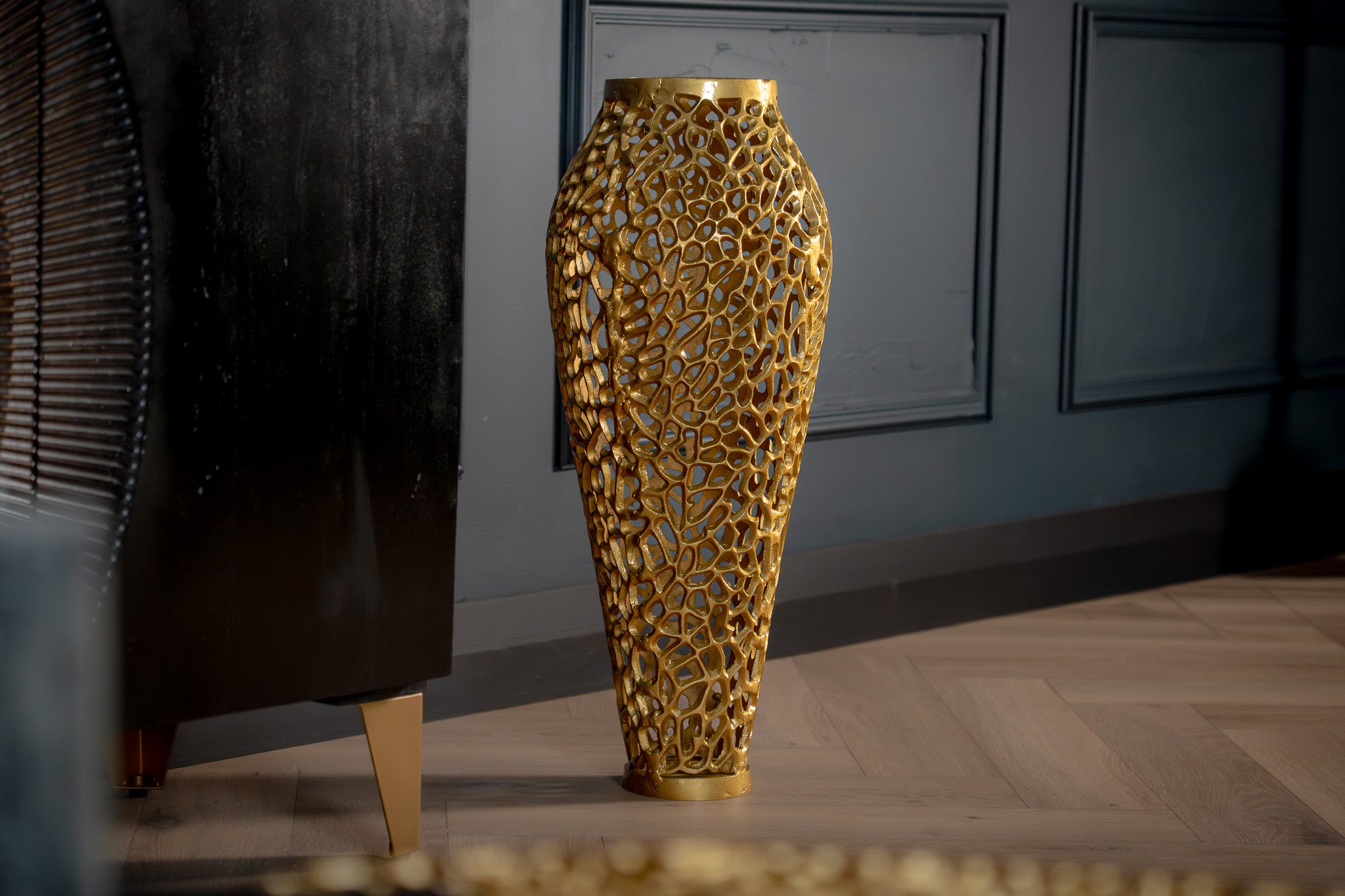 Aluminium Vase Gold 64 cm – Golden Coral
