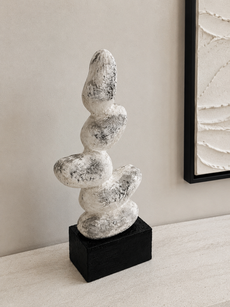 Modern Stacked Stone Tabletop Sculpture – White Textured Decorative Ornament 48cm
