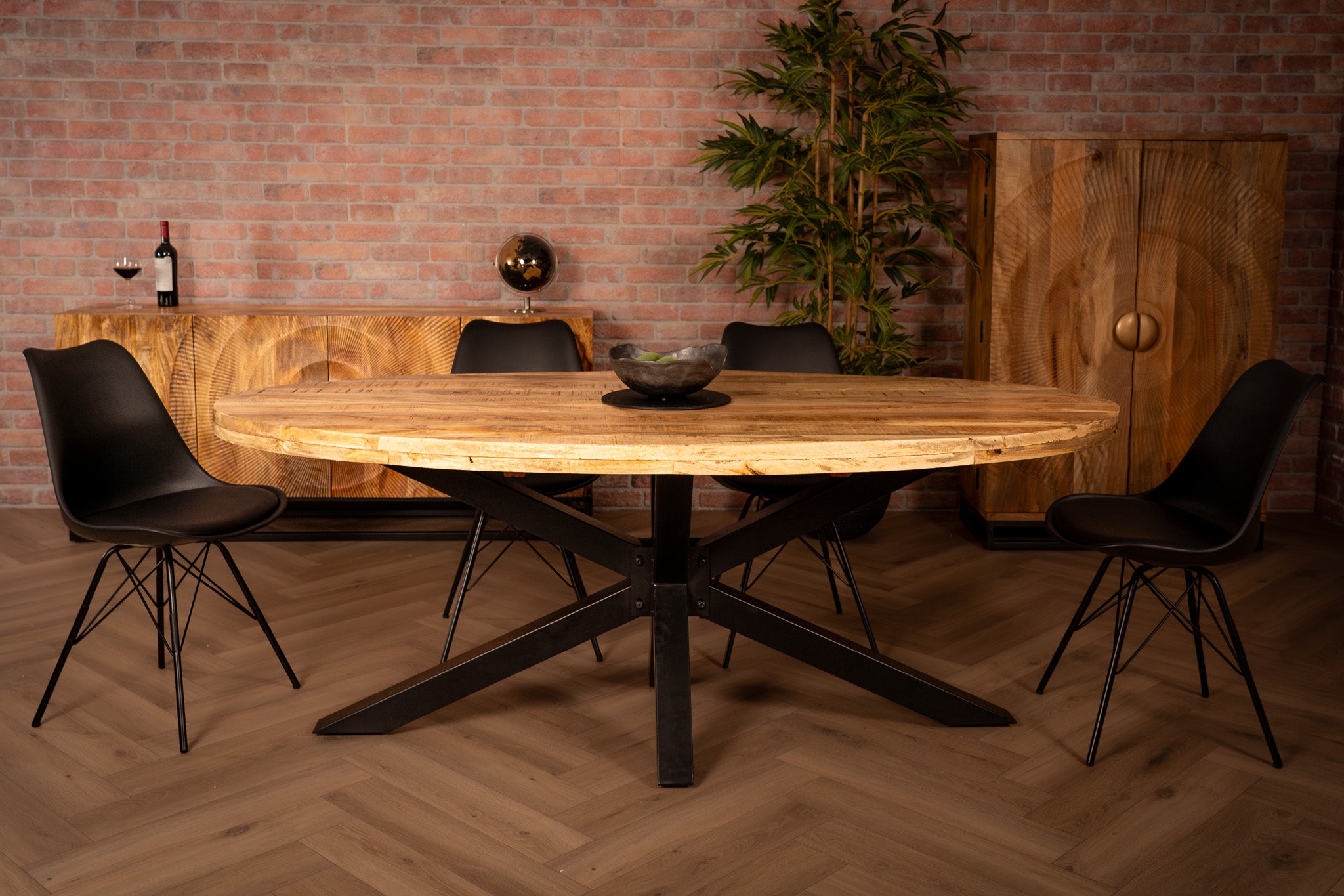 Galaxie Industrial Design Natural Mango Wood Oval Dining Table